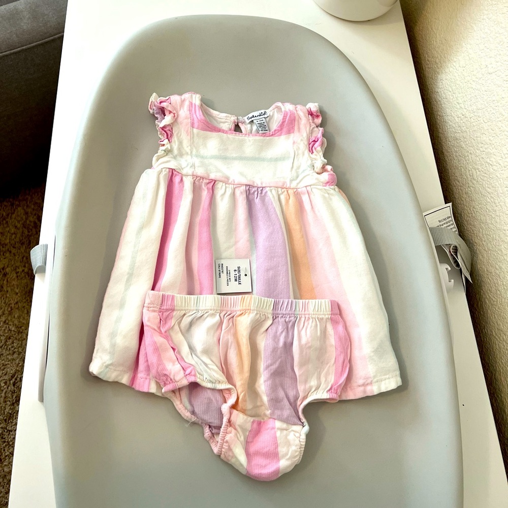 Splendid dress with bloomers